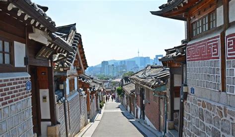 Seoul Bukchon Hanok Village Wallking Tour in Korea: Streets and Alleyway - Trazy, Korea's #1 ...