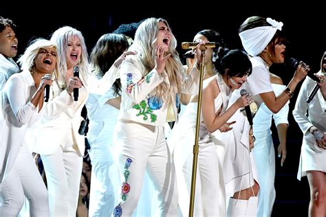 Grammy Awards 2018 Kesha Performs "Praying": Reactions | The Daily Dish