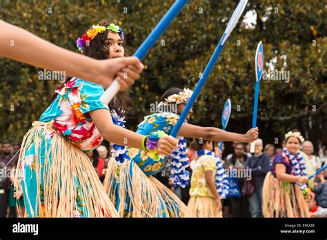 Urban Zendath Kes, a Sydney based Torres Strait Islander dance group ...