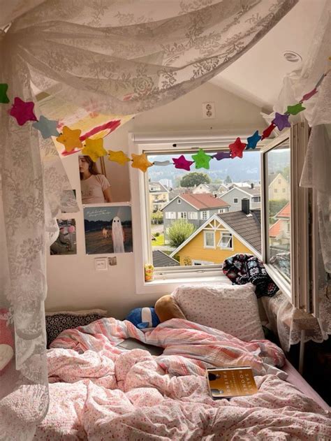 cute maximalist bedroom | Bedroom makeover, Room inspiration bedroom, Dorm room