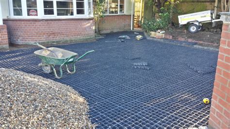 How to Install a Gravel Driveway - SE Landscape Construction - Award-Winning Garden Design Essex ...