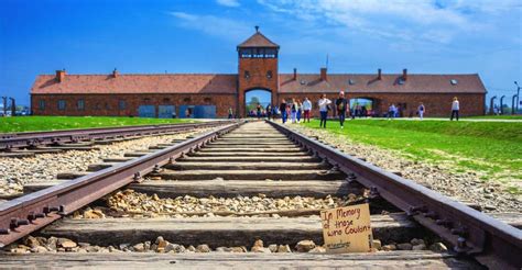 Krakow: Guided Auschwitz Birkenau Tour