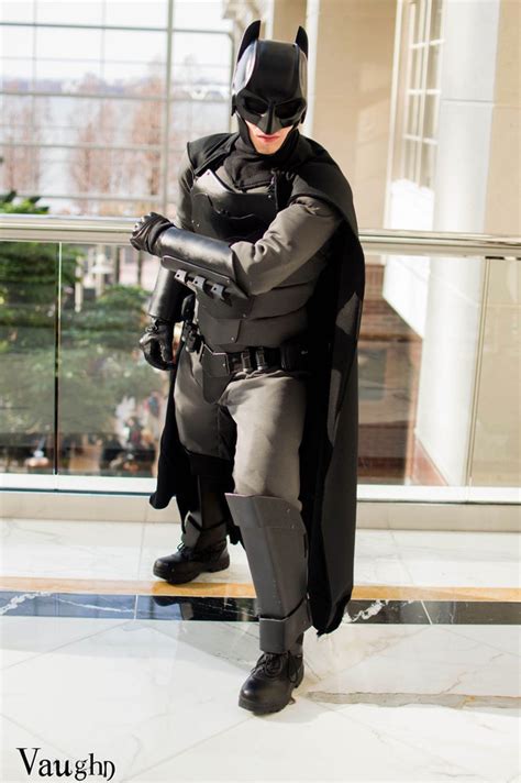 College Student Creates Real-Life Batman Suit from Kevlar, Puts it to the Test - TechEBlog