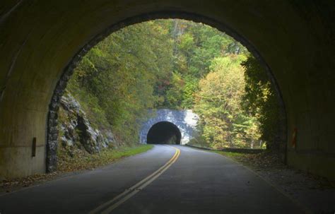 19 Scenic Tunnels Of North Carolina's Blue Ridge Parkway Waiting To Be ...