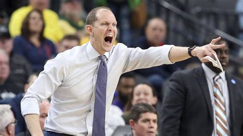 Hopkins leaving? Huskies basketball coach says he's "exceptionally ...