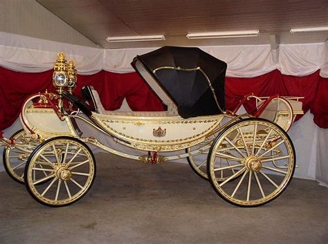 Landau Royal carriage of Netherlands | Cinderella carriage, Fun places to go, Wagons