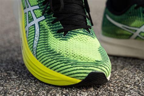 Cut in half: ASICS Magic Speed 2 Review | RunRepeat