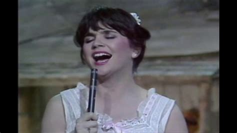 Watch The Time Linda Ronstadt Sang ‘Blue Bayou’ In The Muppets Show ...