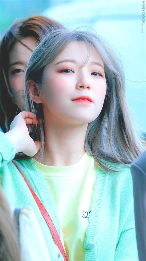 fromis_9 - Jiheon 190518 Gimpo Airport to Japan for KCON Japan 2019 ...