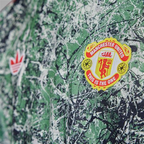 Men's Clothing - Manchester United Stone Roses Originals Icon Jersey - Multicolour | adidas Oman