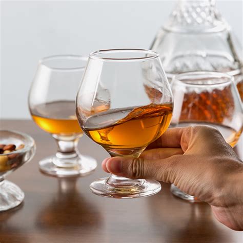 How to Serve & Drink Brandy Properly | WebstaurantStore