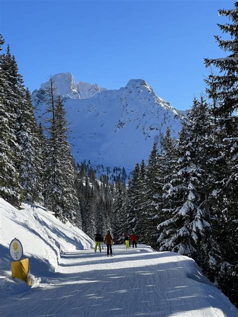 Schladming, Austria. Two days ago. Perfect weather conditions. : r/skiing