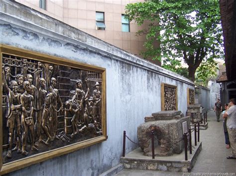 Hoa Lo Prison (Hanoi Hilton) escape - Vietnam War Travels