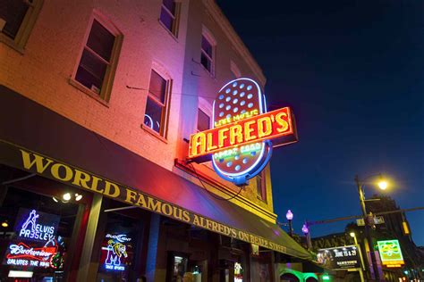 Guide to the Bars and Clubs on Beale Street in Memphis