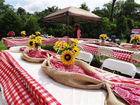 10 Inspiring Ideas for Easy Backyard Cookout Decor