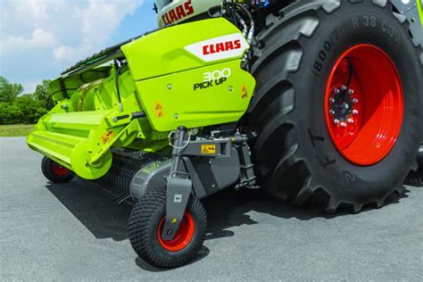 CLAAS adds hydraulics to headers | Ontario Farmer