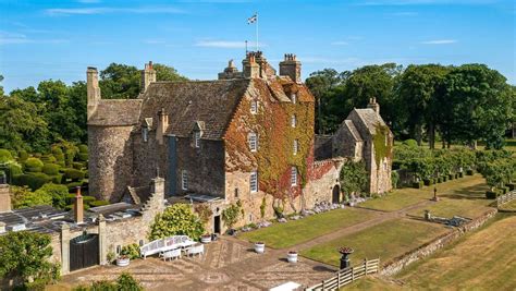 Look inside Earlshall Castle home to Robert the Bruce's family on sale for £8m | STV News