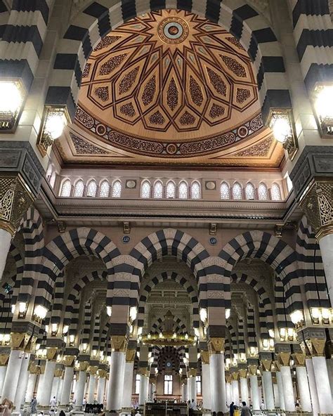 A wonderful view inside Masjid al Nabawi Prophet Mosque . Location : Madinah Saudi Arabia. [OC ...