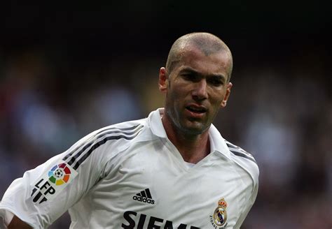 Zinedine Zidane: The rookie Real Madrid coach wrapped in the skin of a legendary player | Goal.com