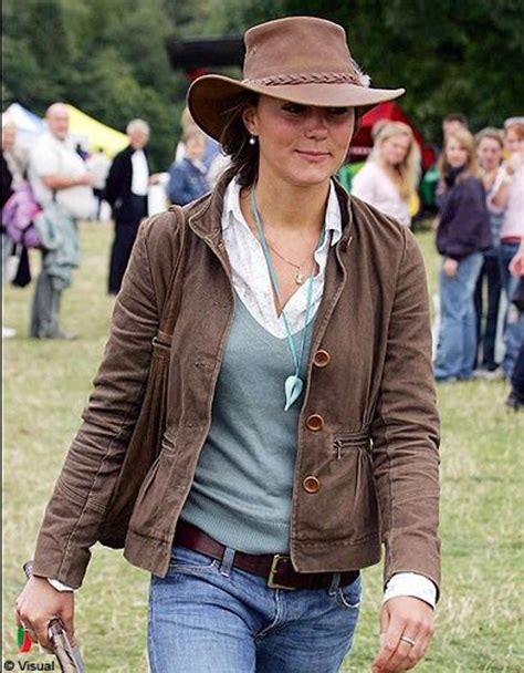 Kate Middleton, haut les chapeaux ! - Elle