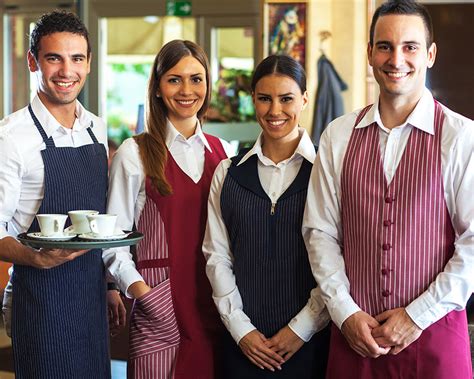 Se necesita Camarero/a calificada para importante Restaurante - Trabajo ...