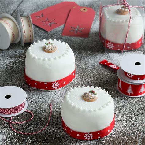 Mini Christmas Cakes Recipe | Baking Mad