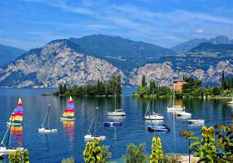 Picturesque Lake Como A Tourist Attraction