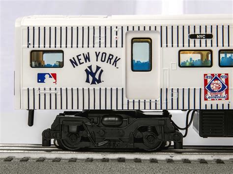 MLB® New York Yankees™ LionChief™ Subway Train Set