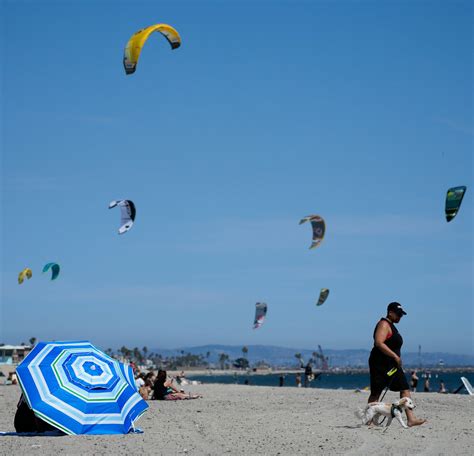 A Major Heat Wave Arrives in California - The New York Times