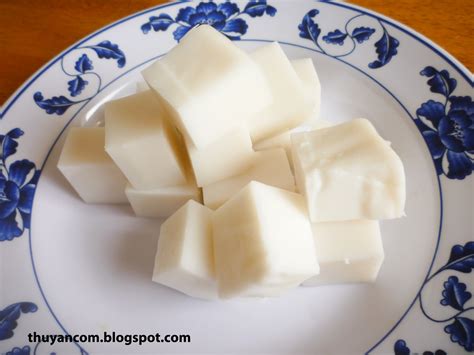 Blog of Salt: Banh Bot Chien - Fried Rice Cubes w/ Eggs