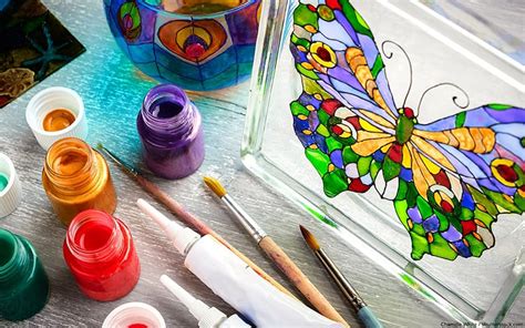 Glass Painting – Helpful Guide on How to Paint on Glass