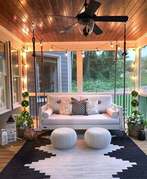 30 Gorgeous And Inviting Farmhouse Style Porch Decorating Ideas | Home interior design, House ...