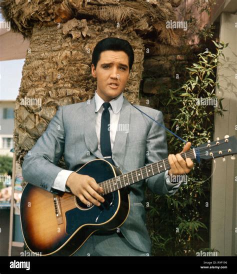 Elvis presley 1960s hi-res stock photography and images - Alamy