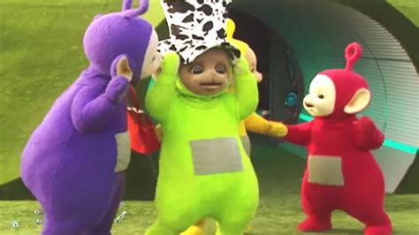 Teletubbies: The Beach - Full Episode - YouTube