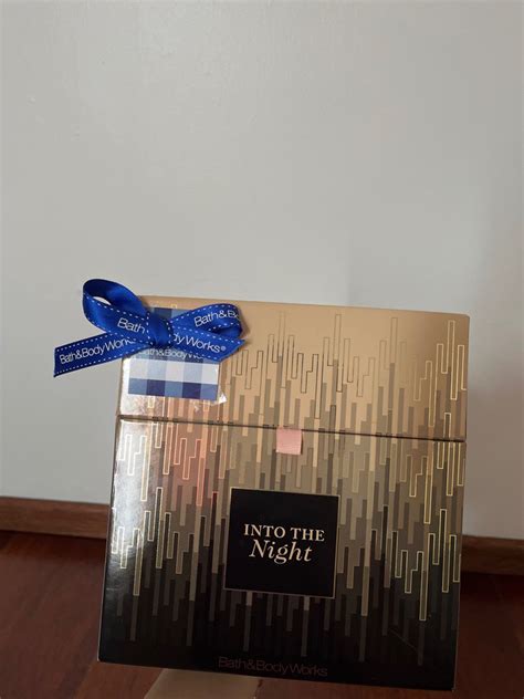 Into the night bath and body works gift set, Kesehatan & Kecantikan, Kulit, Sabun & Tubuh di ...