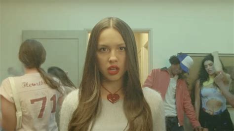 Olivia Rodrigo References 'Glee,' 'Euphoria' in 'Bad Idea Right?' Video ...