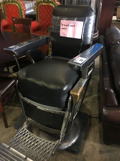 VINTAGE BELMONT BARBER CHAIR