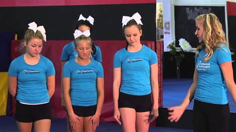 Coaching Youth Cheerleading: Basic Stunting - YouTube