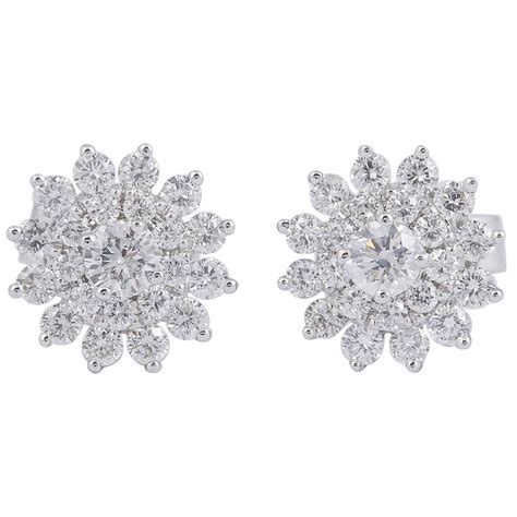 CHANEL Diamond Star Stud Earrings at 1stDibs | chanel diamond star ...