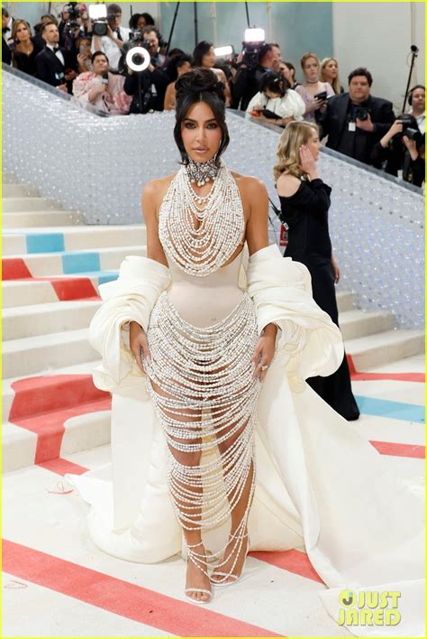 Kim Kardashian, Kylie & Kendall Jenner Hit the Met Gala 2023 Carpet ...