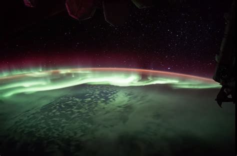 View From Space Reveals 'Awesomeness' of Southern Lights in Time-Lapse ...