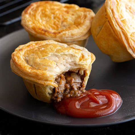 Australian Beef Party Pies (Mini Meat Pies) | Wandercooks