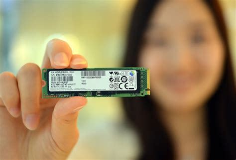 Samsung Now Mass Producing Industry’s First PCI-Express SSD