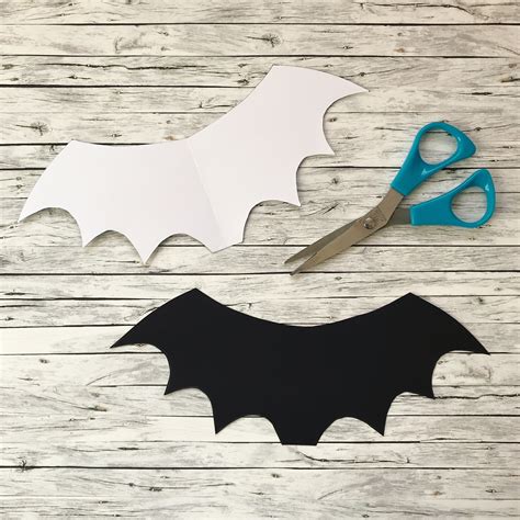 Halloween Crafts: Vampire Bat – The Bear & The Fox