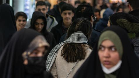 Their Hair Long and Flowing or in Ponytails, Women in Iran Flaunt Their Locks - The New York Times