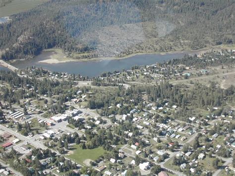 Aerial tour of Spirit Lake Idaho