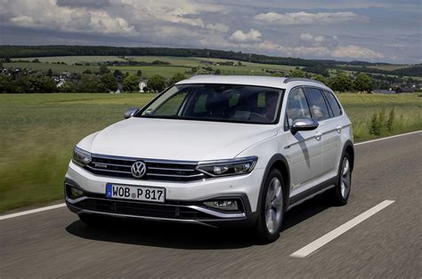 Volkswagen Passat Alltrack Review 2022 | What Car?