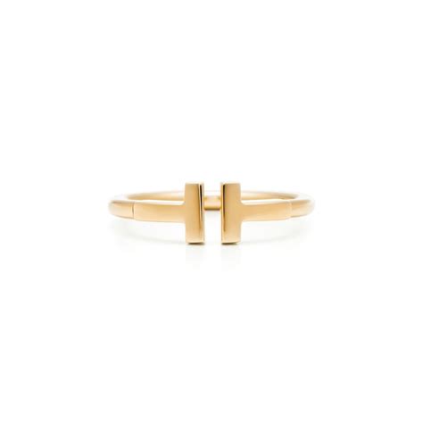 Tiffany T Wire Ring in Yellow Gold | Tiffany & Co. Belgium