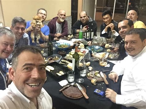 La mesa de la velada de octubre! Amigos Asado y Vino!!! Salud!! | Instagram, Salud, Asado