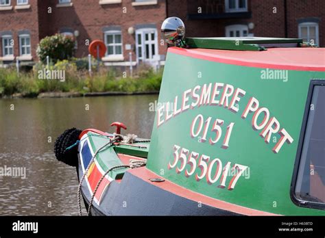 Canal Boats National Waterways Museum Stock Photo - Alamy